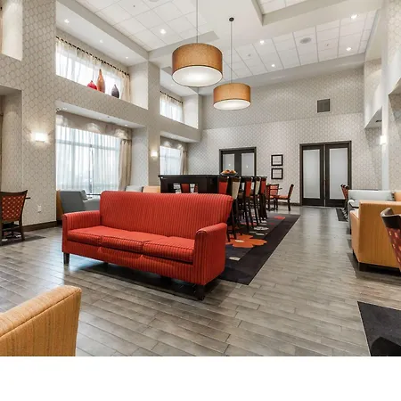 Hampton Inn & Suites By Hilton Lethbridge-3